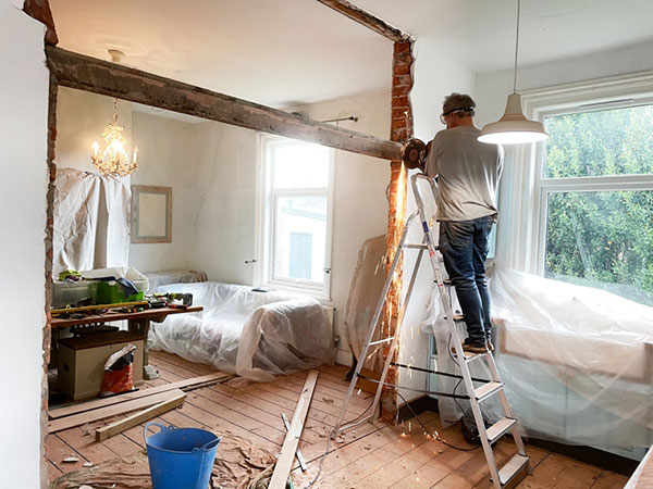 the difference between a home remodel home renovation